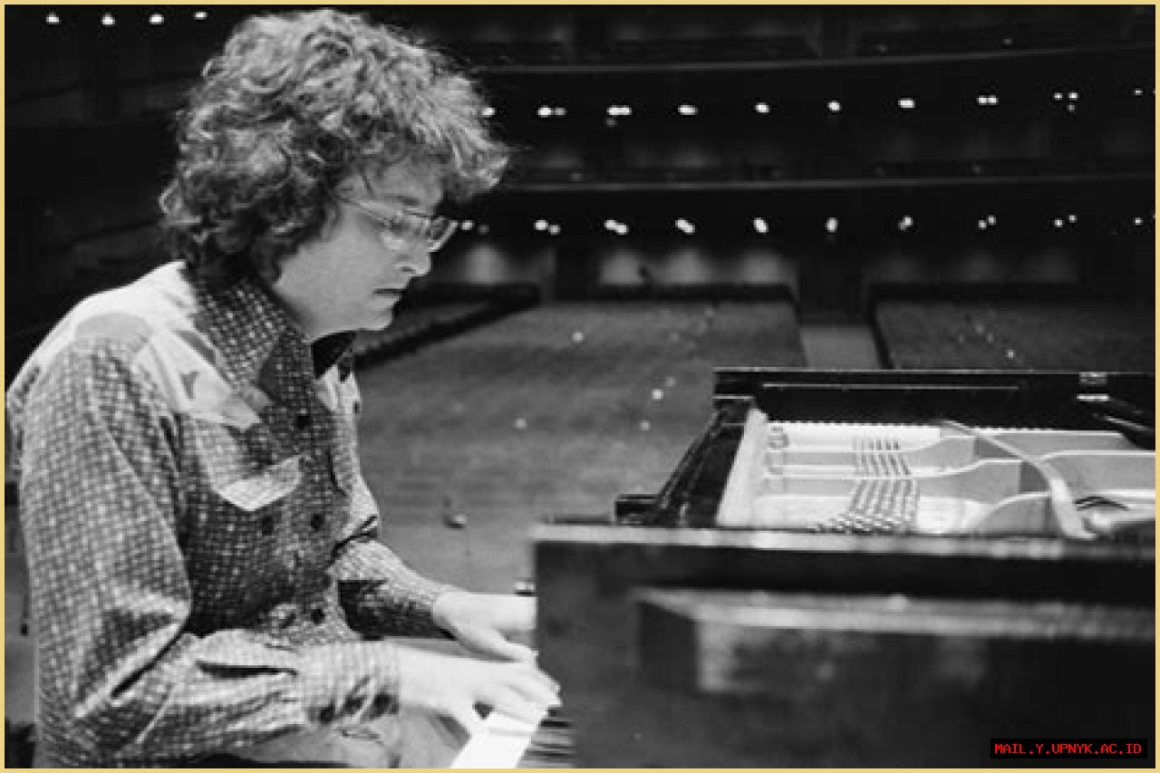 Exploring The Height Of Randy Newman: A Musical Icon