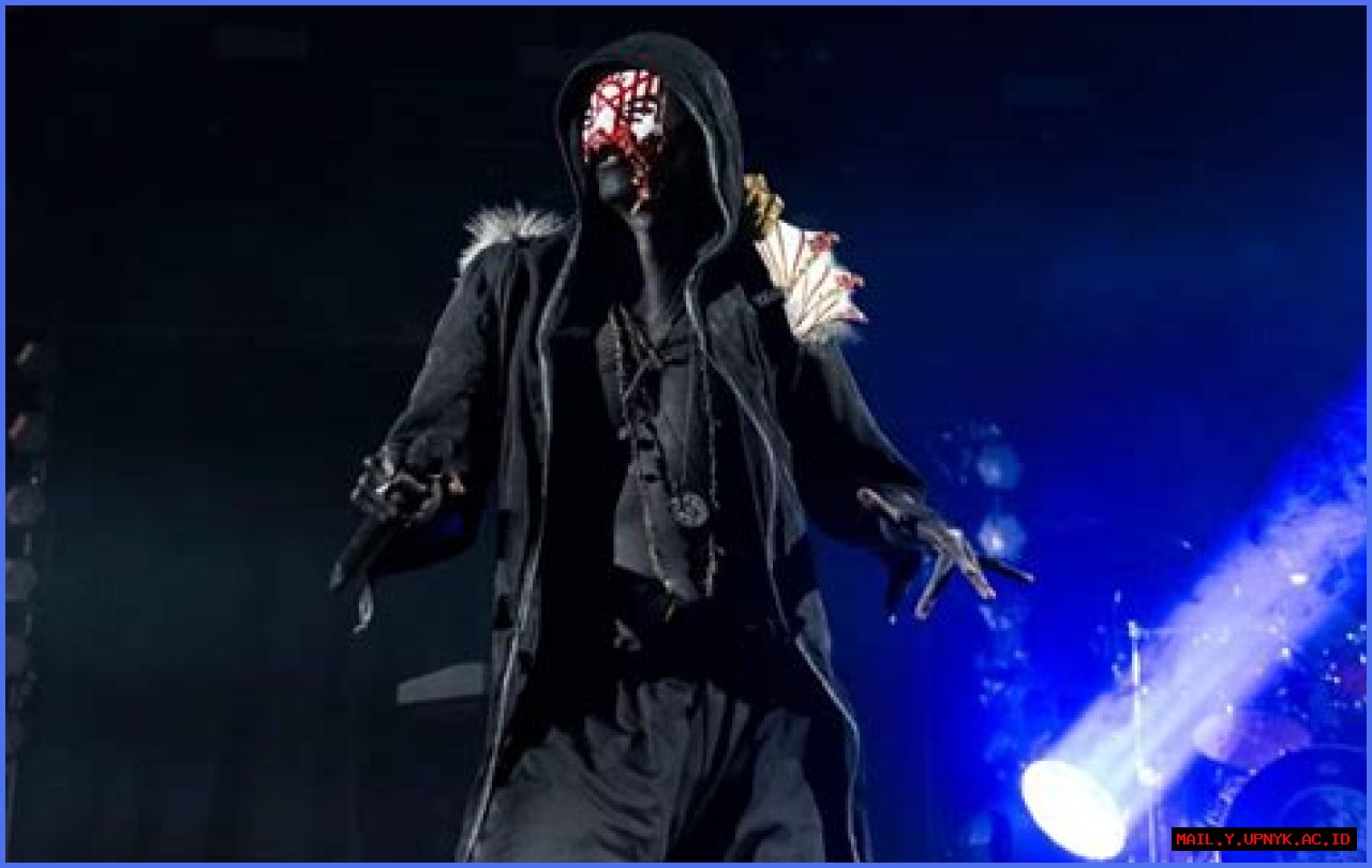 Sleep Token Singer Leo Faulkner