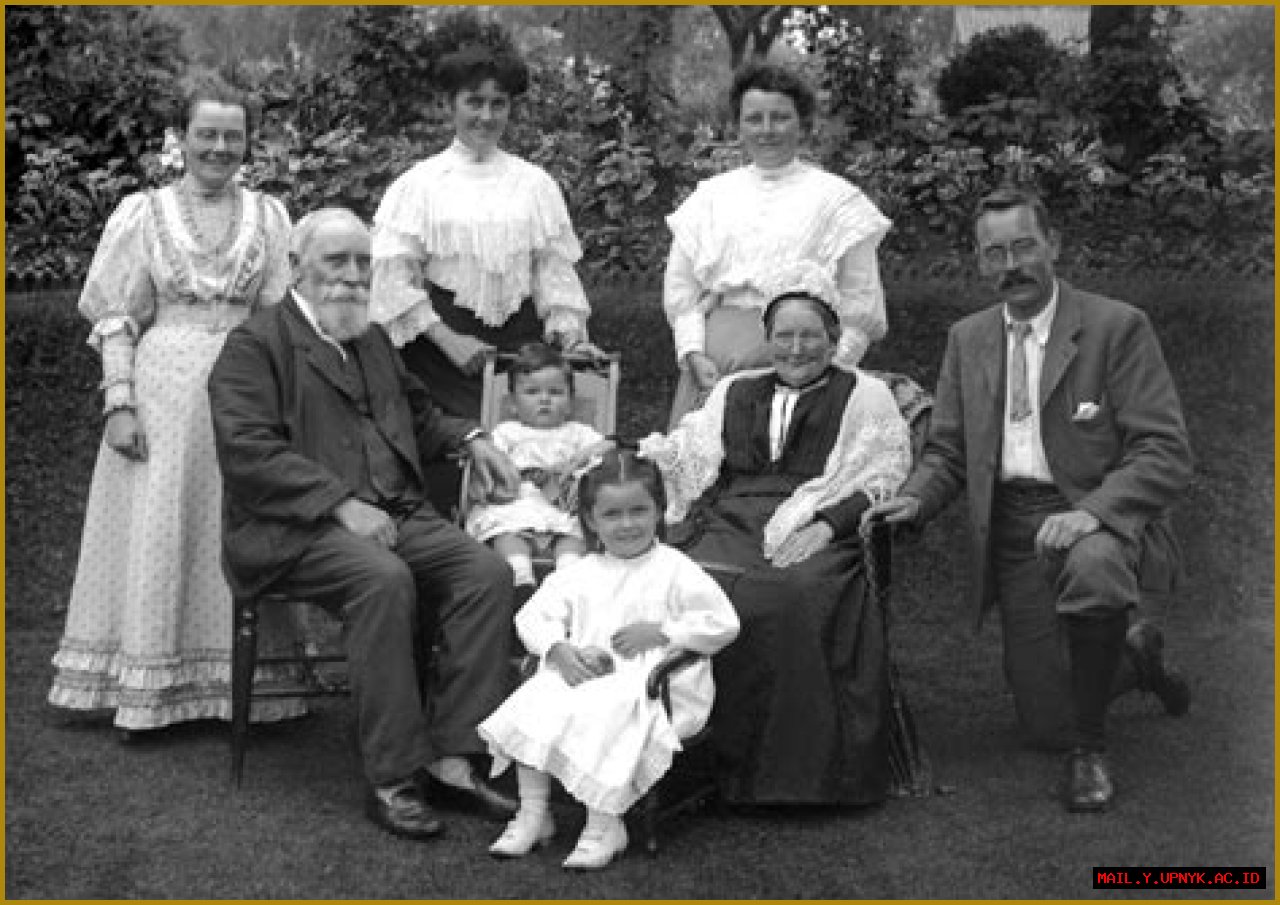 The Andrews Family: Get An Inside Look Into The Life Of Football Star Mark Andrews