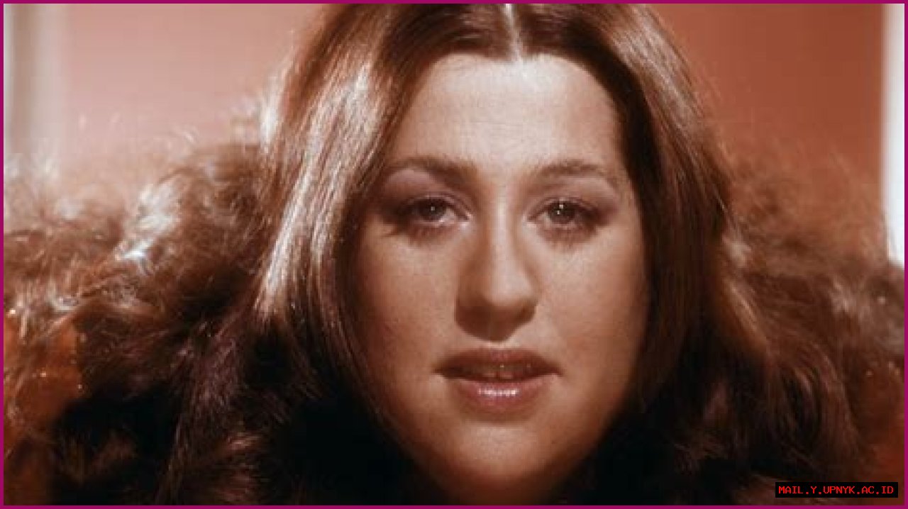 The Mysterious Circumstances Surrounding Cass Elliot's Death Cause